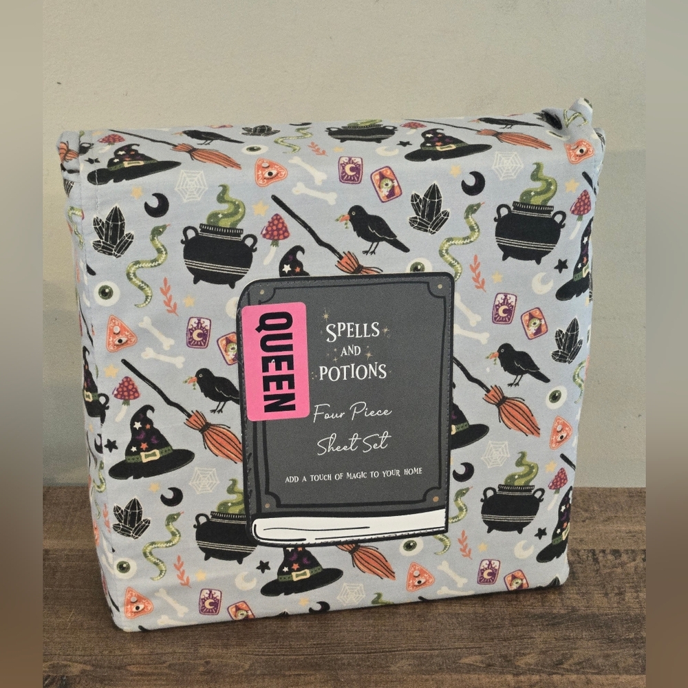 Spells and Potions Queen Witchy Halloween sheet set new